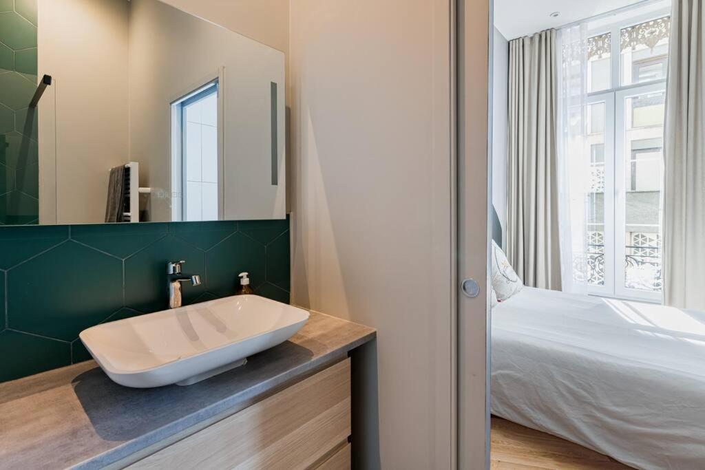 Beige Hospitalite - Apotheose Luxueux- 3 Chambres - Parking Prive Saint-Etienne  Exterior photo
