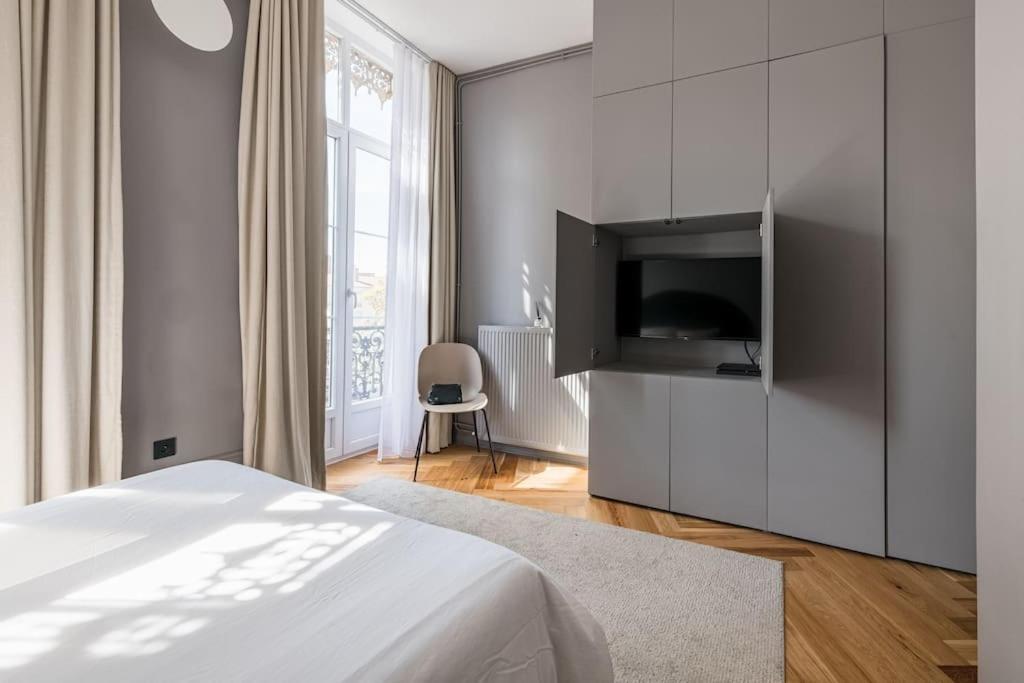 Beige Hospitalite - Apotheose Luxueux- 3 Chambres - Parking Prive Saint-Etienne  Exterior photo